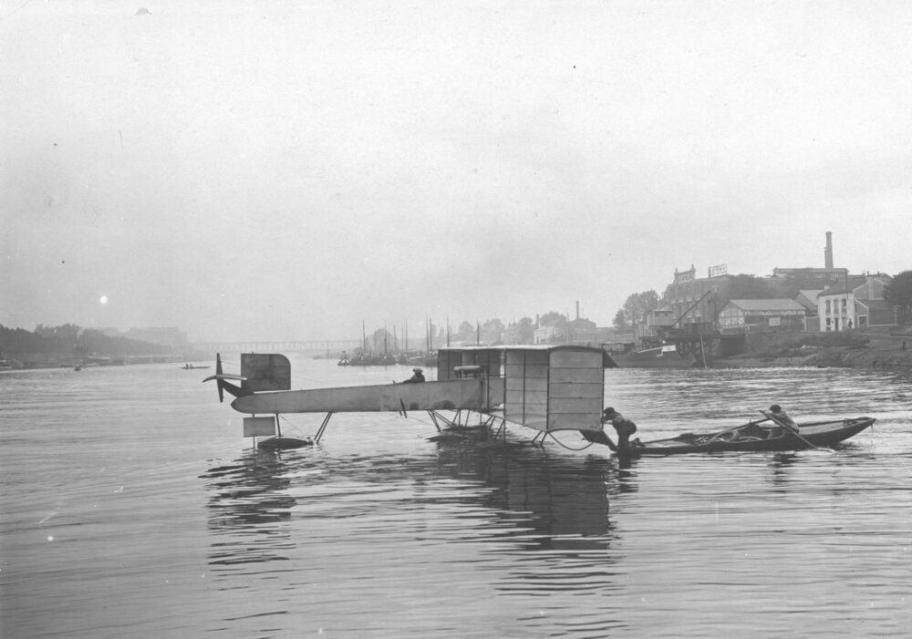Maurice COLLIEX, the first flight test pilot Musée de l'aviation